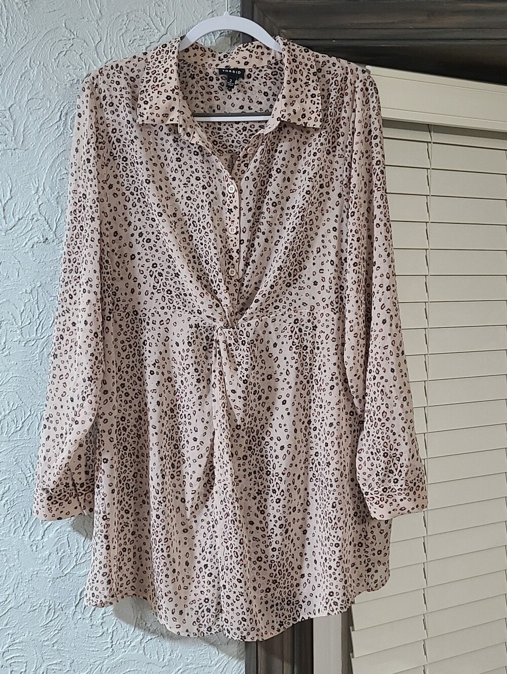 Torrid Leopard Print Twist Front Chiffon Tunic Plus Size 2X Pink Black